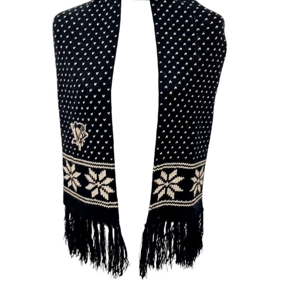 PITTSBURGH PENGUINS NHL HOCKEY Womens Acrylic Scarf Forty Seven Brand Black Gold - Picture 1 of 6